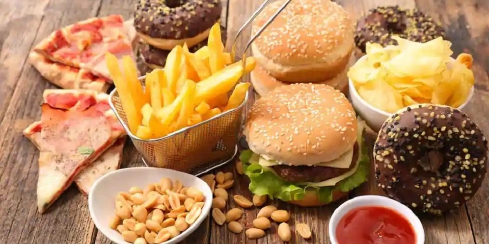 5 Makanan yang Harus Dihindari Penderita Darah Tinggi
